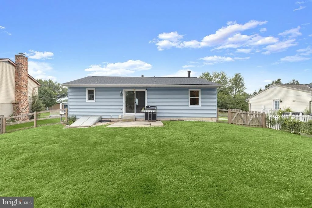 Photo of 818 UNIONTOWN ROAD