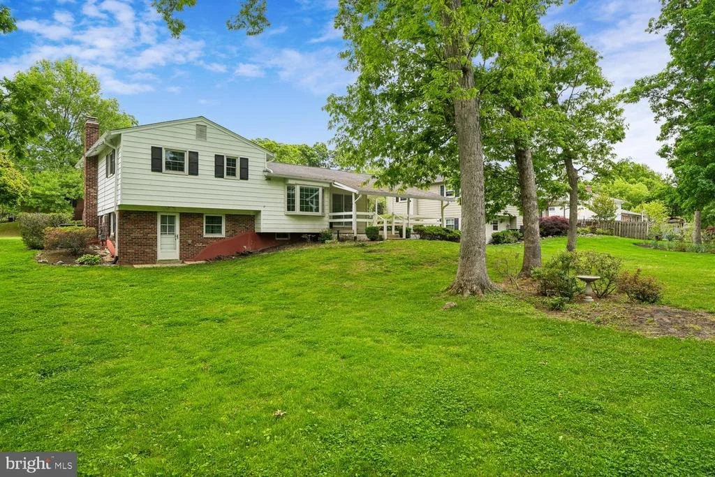 Photo of 205 TULIP DRIVE