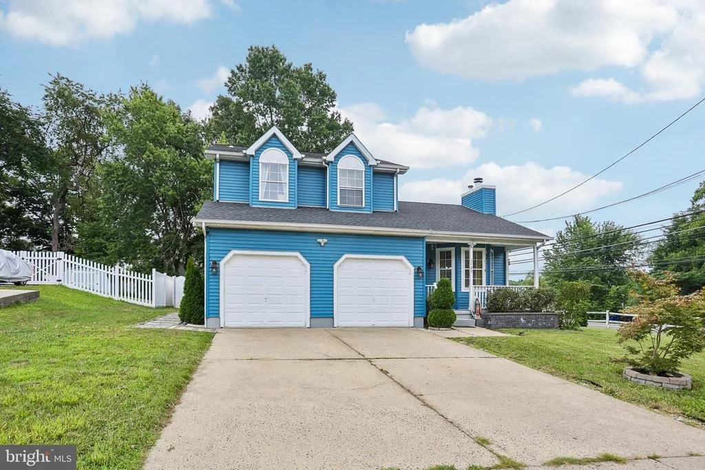 Photo of 1120 LAMBERT DRIVE