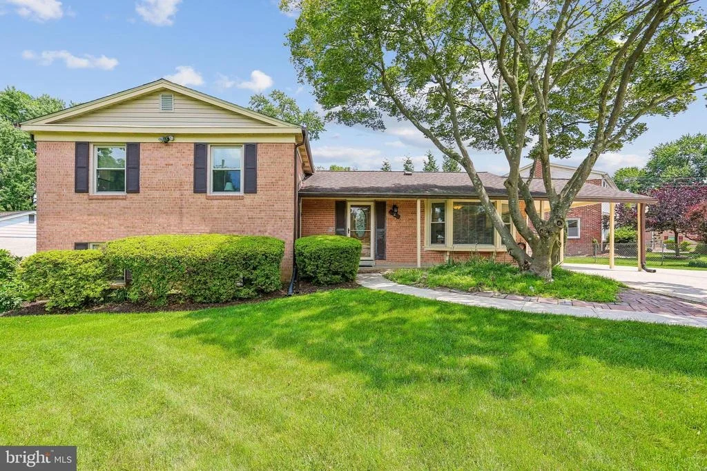 Photo of 2 FOXHALL COURT