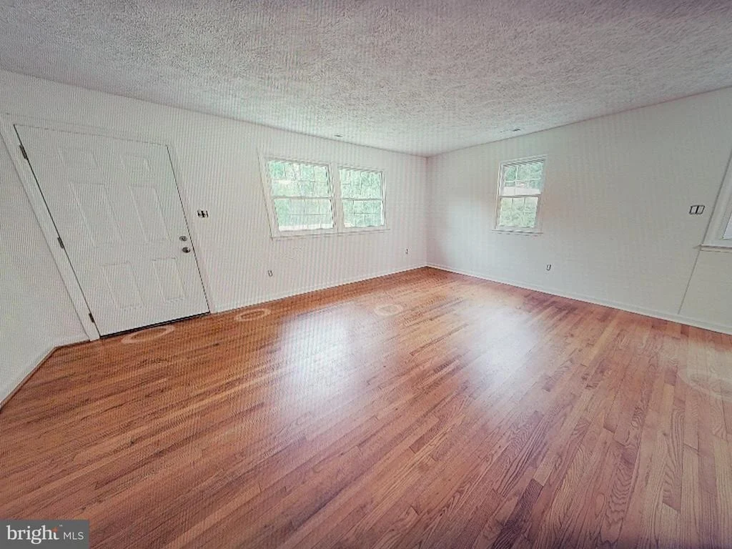 Photo of 7013 TRAILS END ROAD