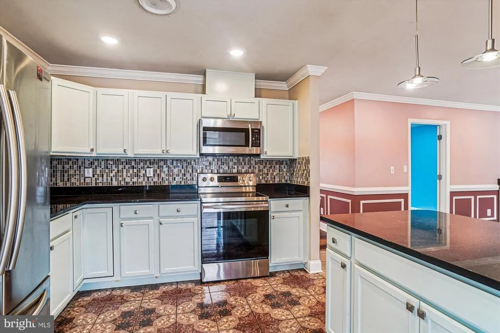 Photo of 417 WHITE OAK PLACE
