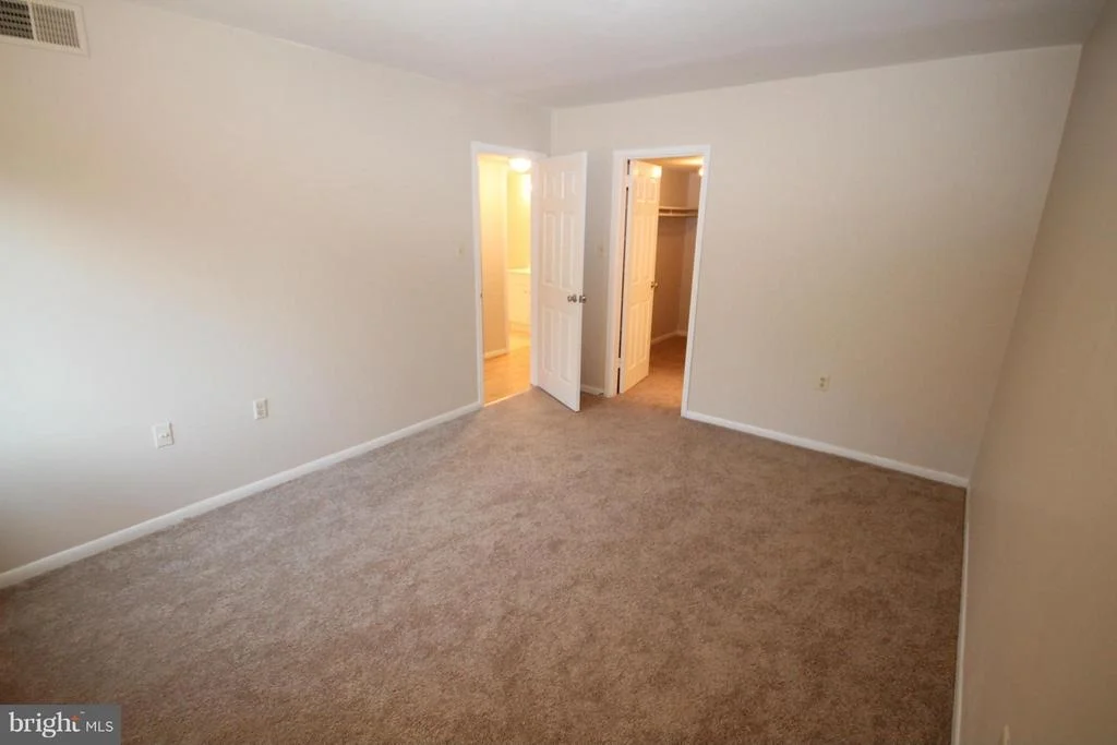 Photo of Unit 12B at 1400 NORTHGATE SQUARE