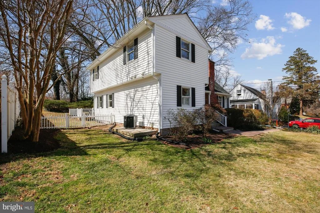 Photo of 10412 EDGEWOOD AVENUE