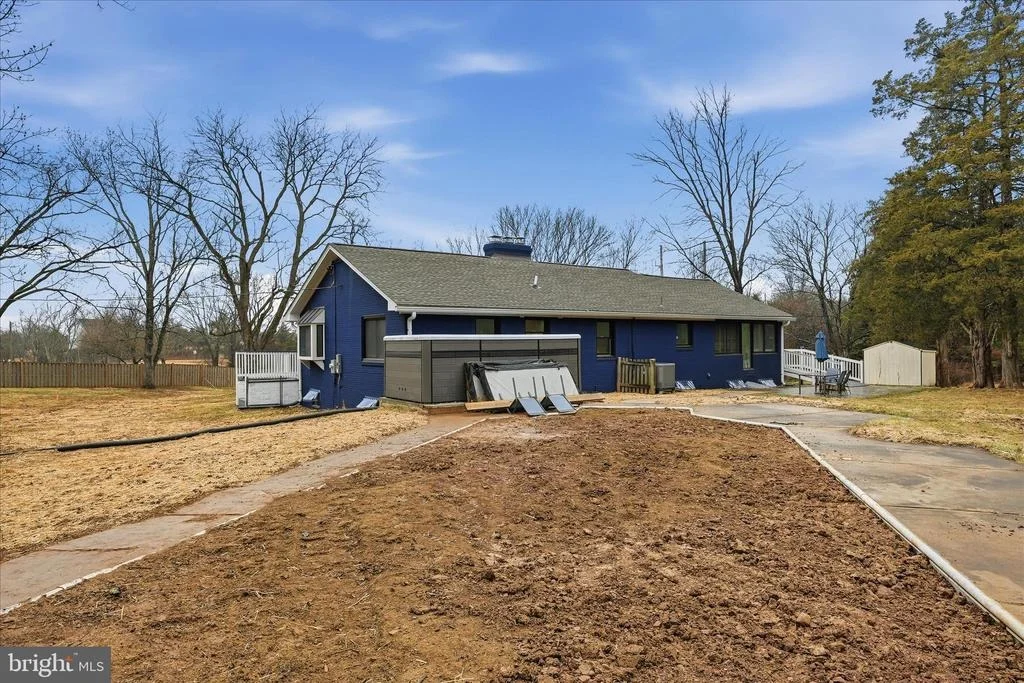 Photo of 2639 LOGMILL ROAD