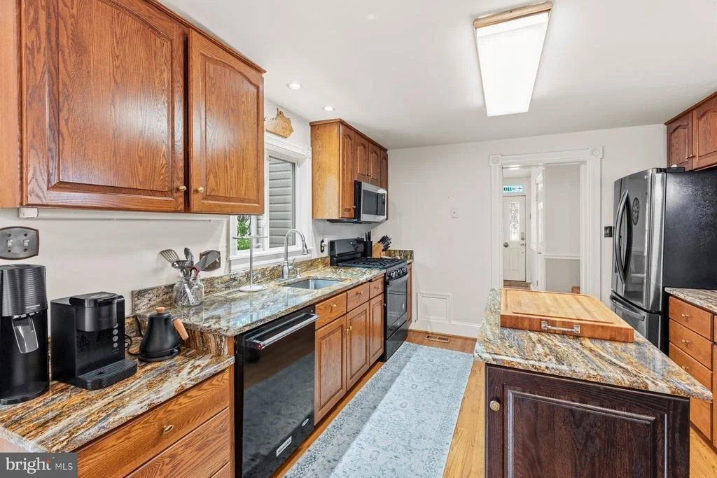 Photo of 1105 MONTGOMERY STREET