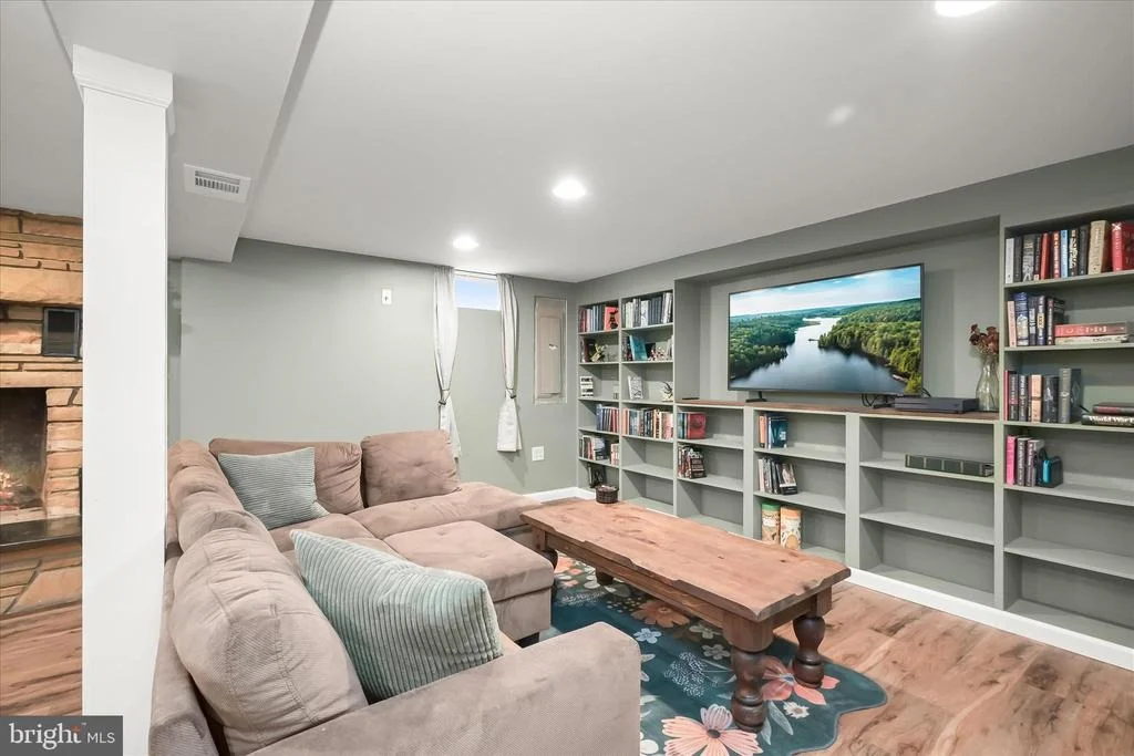 Photo of 7403 LOCUST DRIVE