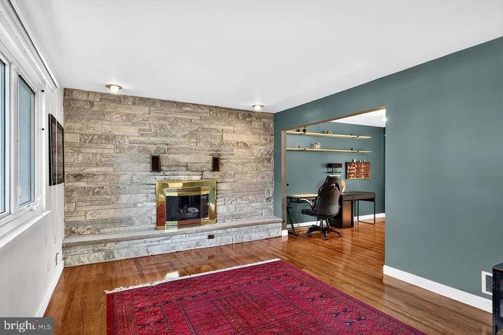 Photo of 717 DORIS TERRACE