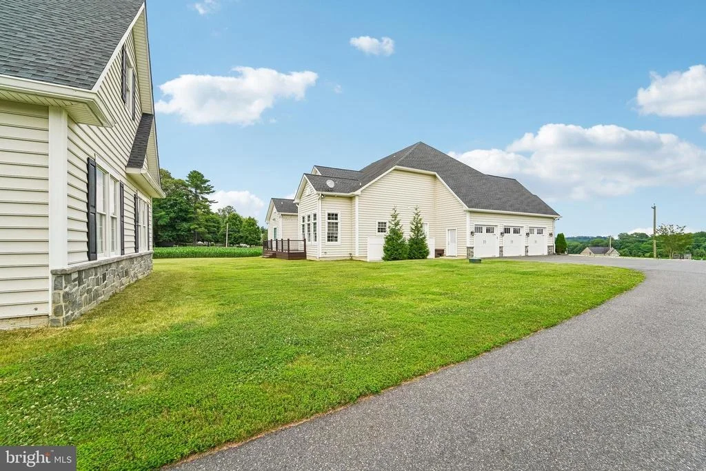 Photo of 1250 HEAPS ROAD