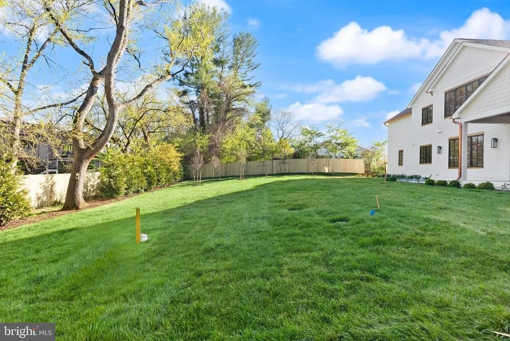 Photo of 1223 SOMERSET DRIVE