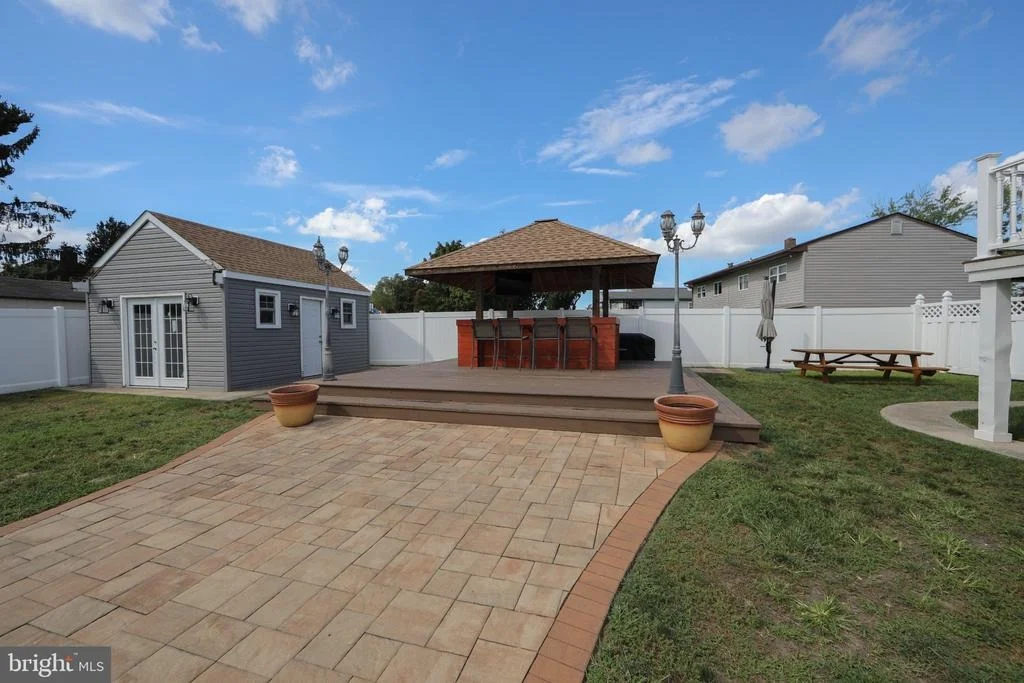 Photo of 787 LANCING ROAD