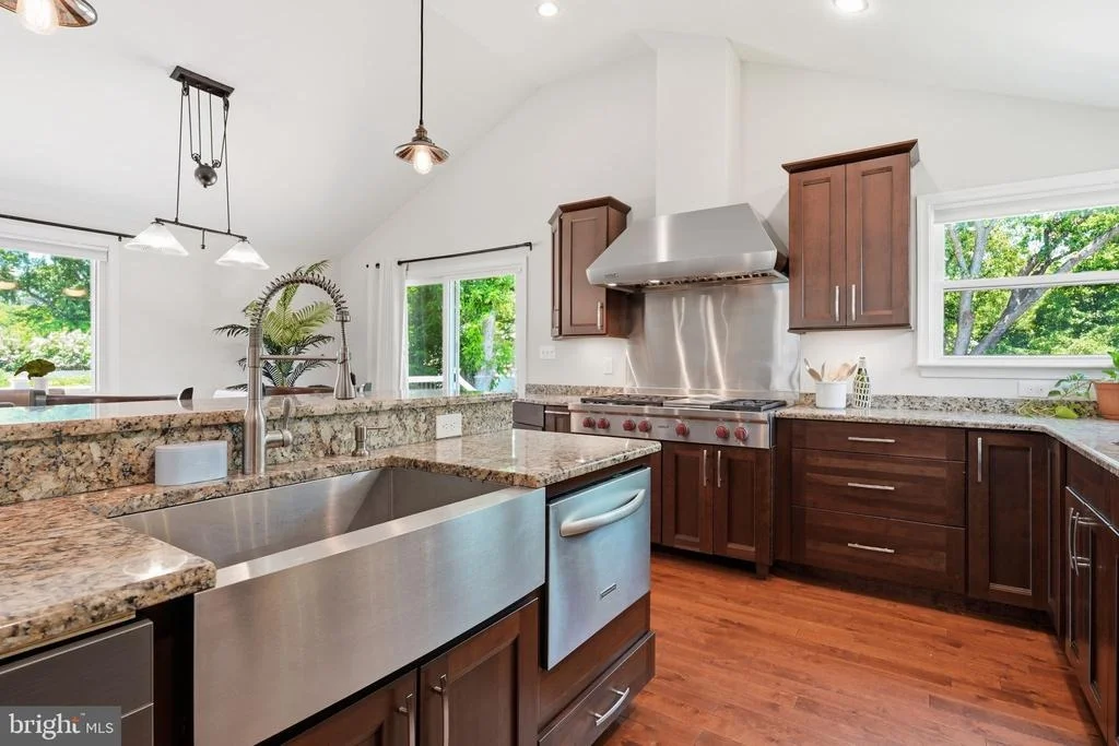 Photo of 490 ELEANOR LANE