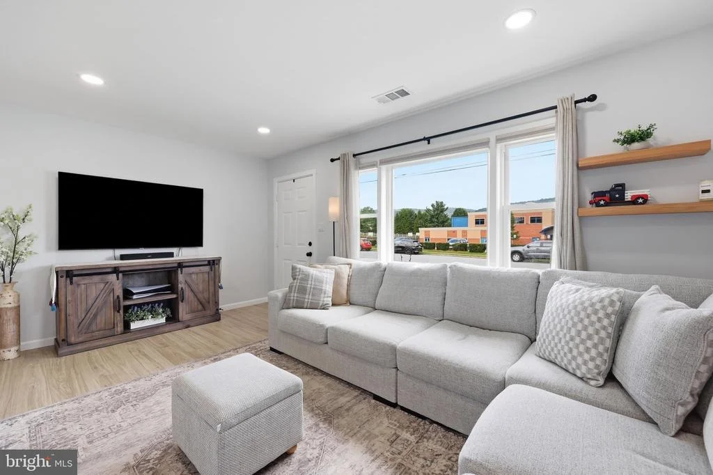 Photo of 16 SUMMIT AVENUE
