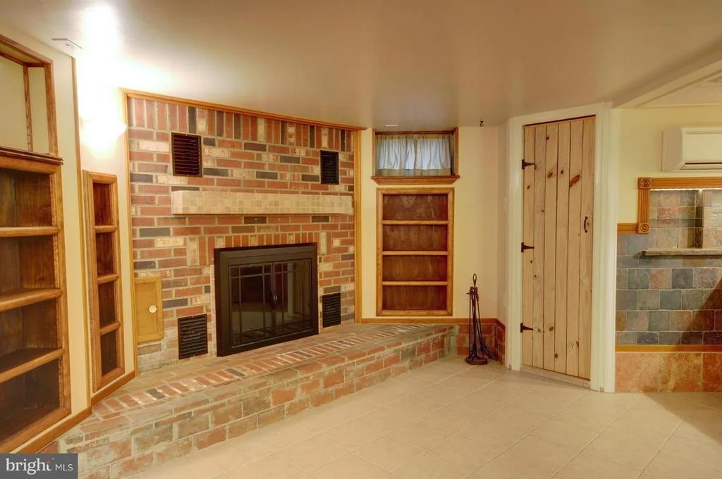 Photo of 209 HILLENDALE AVENUE