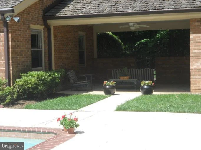 Photo of 450 RIVER BEND ROAD
