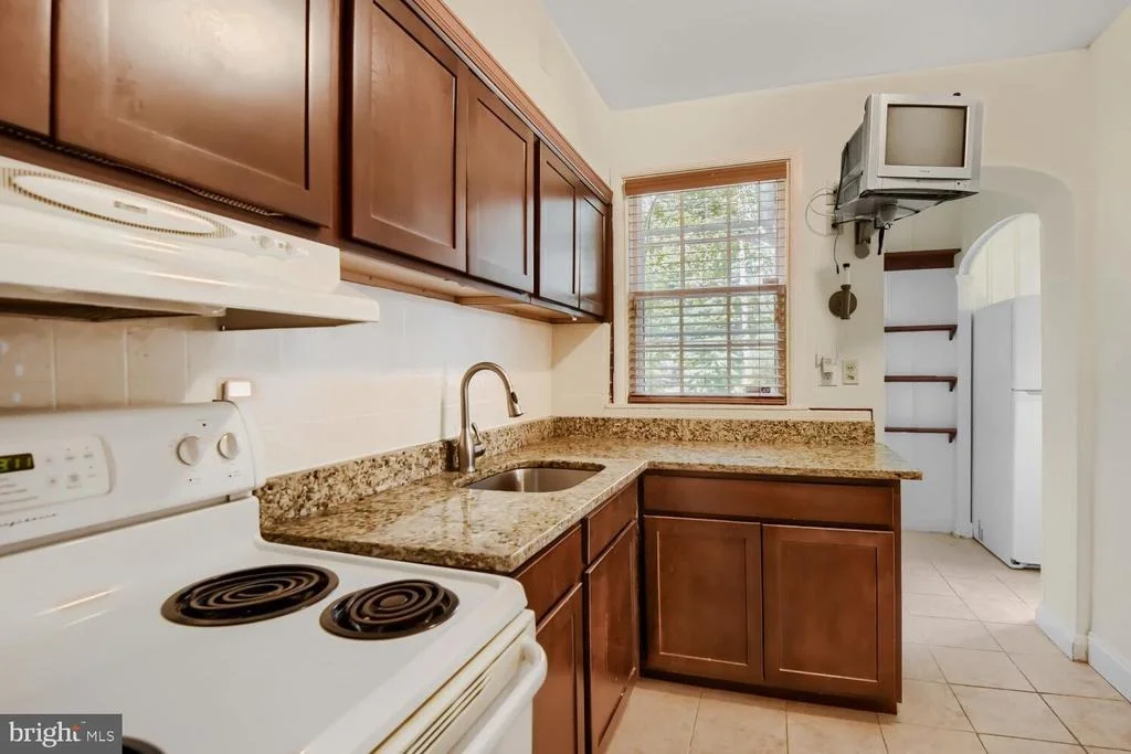 Photo of 1218 SOUTHVIEW ROAD