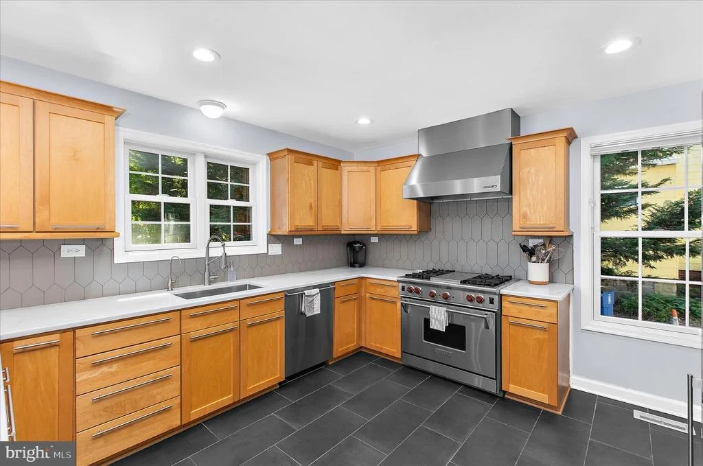 Photo of 102 BREWER AVENUE