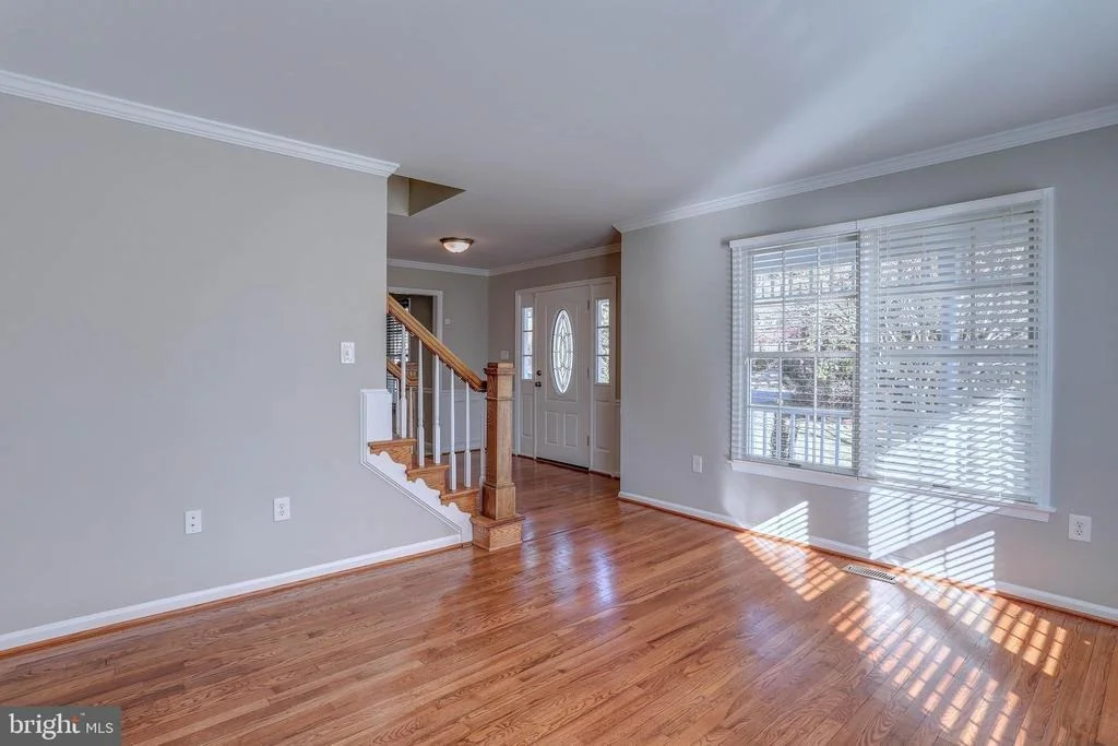 Photo of 8278 LEISHEAR ROAD