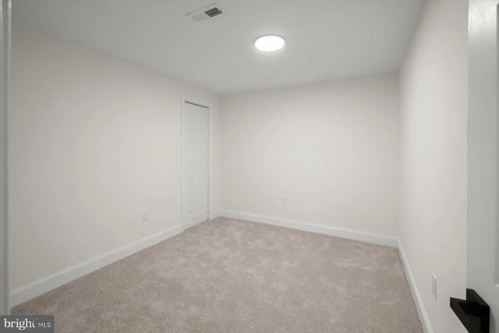 Photo of 5918 SOUTHGATE DRIVE