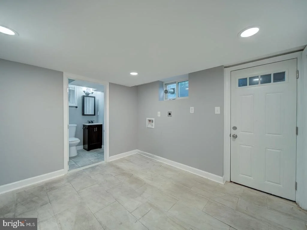 Photo of 2407 SAINT CLAIR DRIVE