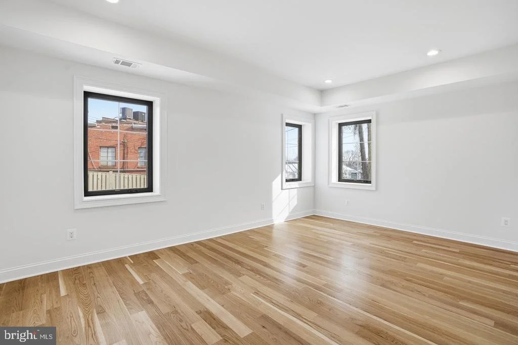Photo of 6512 WILLIAMSBURG BOULEVARD