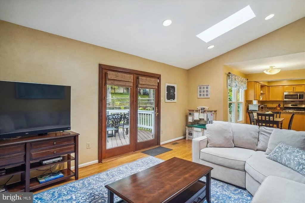 Photo of 2427 HENSLOWE DRIVE