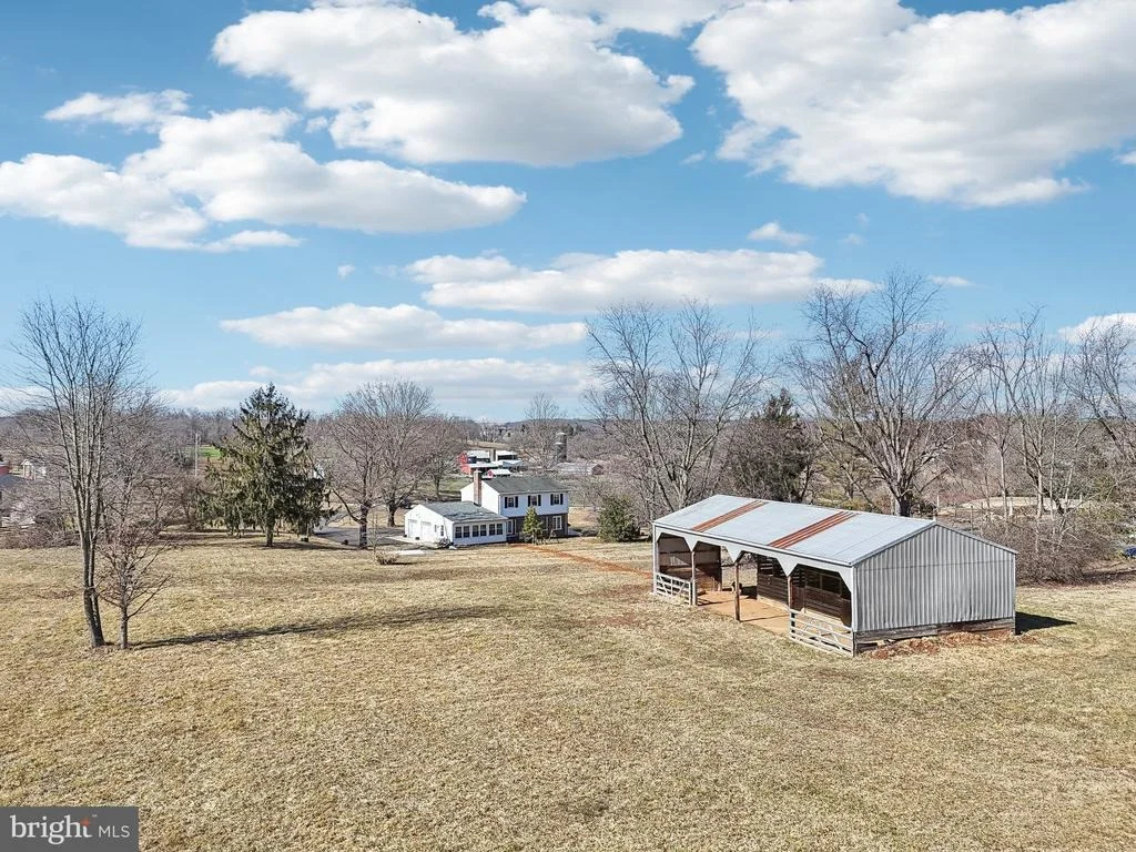 Photo of 2139 DAISY ROAD