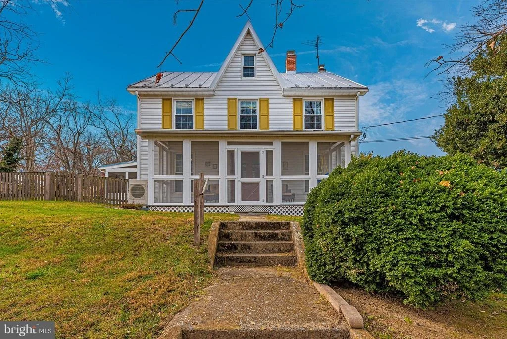 Photo of 9002 WALNUT STREET
