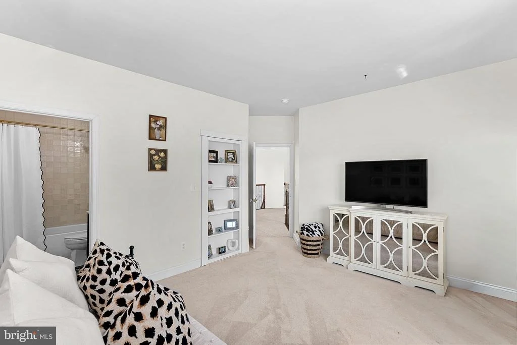 Photo of 15064 BARLOW DRIVE