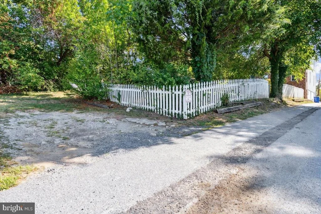 Photo of 311 N MAPLE AVENUE N