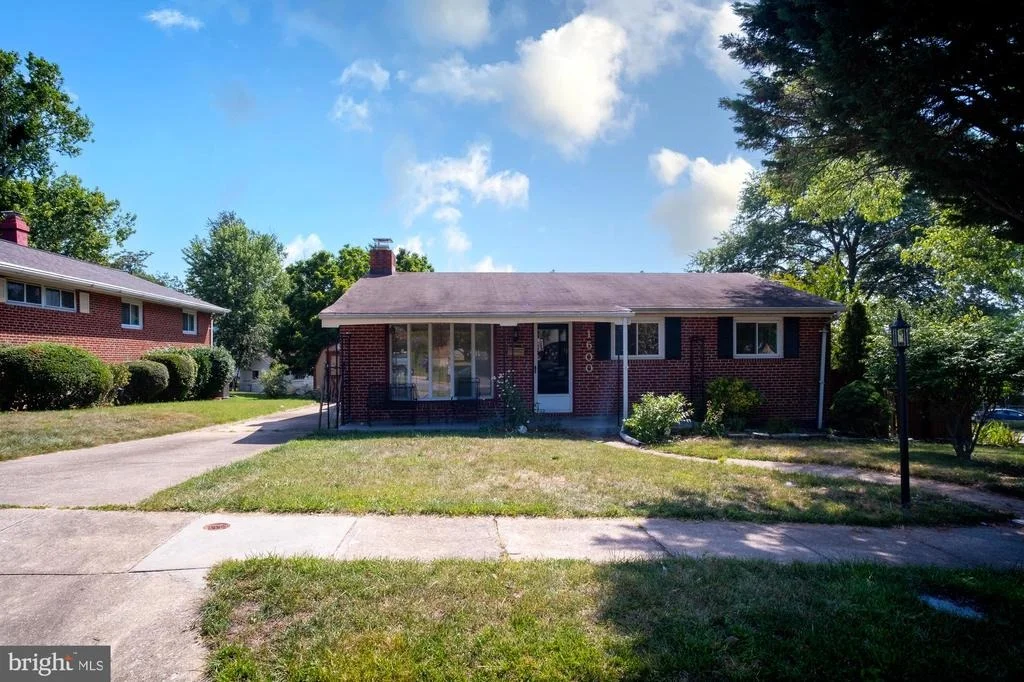 Photo of 1600 CLARIDGE AVENUE