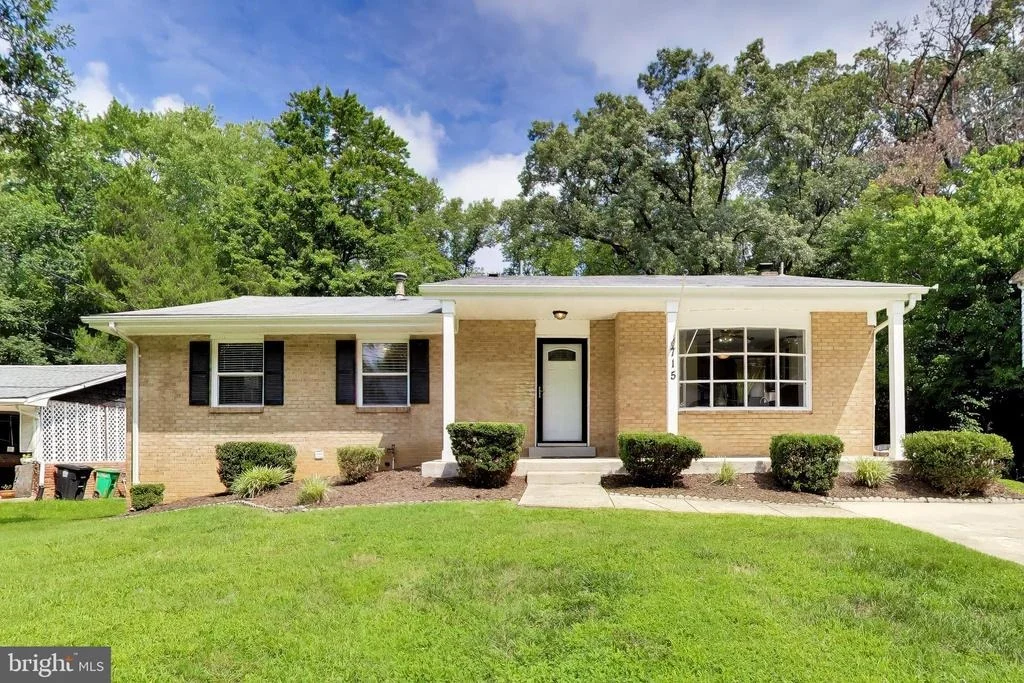 Photo of 715 CALVERT LANE