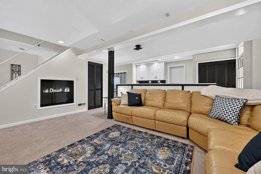 Photo of 8327 SAIL COURT