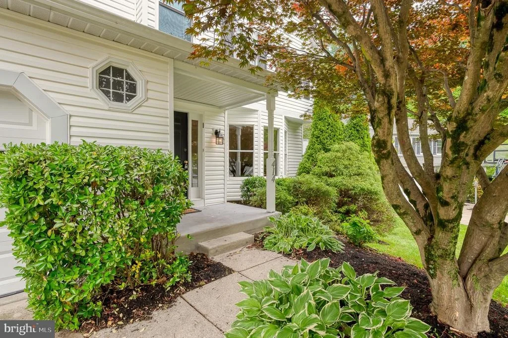 Photo of 414 ABBEY CIRCLE