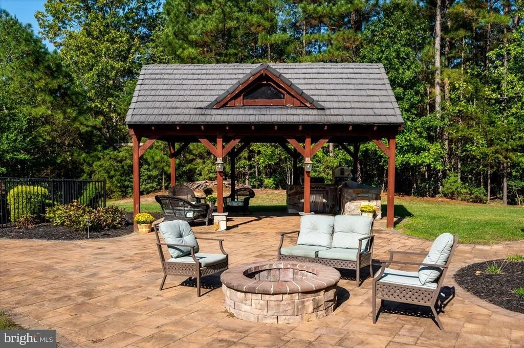 Photo of 6675 MARSHALL ROAD