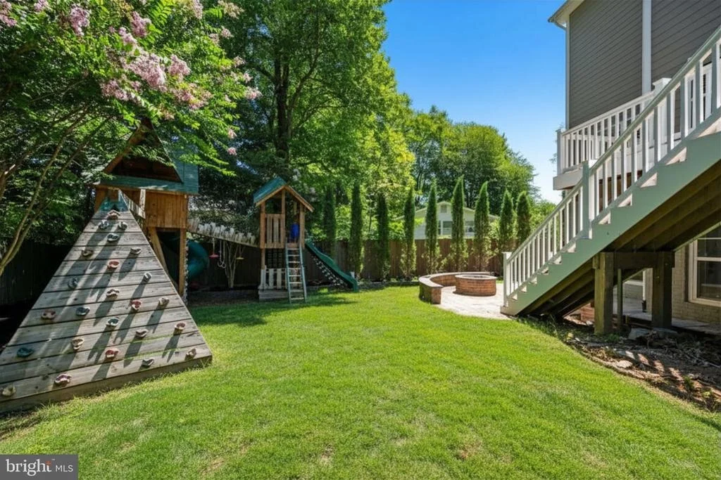 Photo of 8404 STONEWALL DRIVE