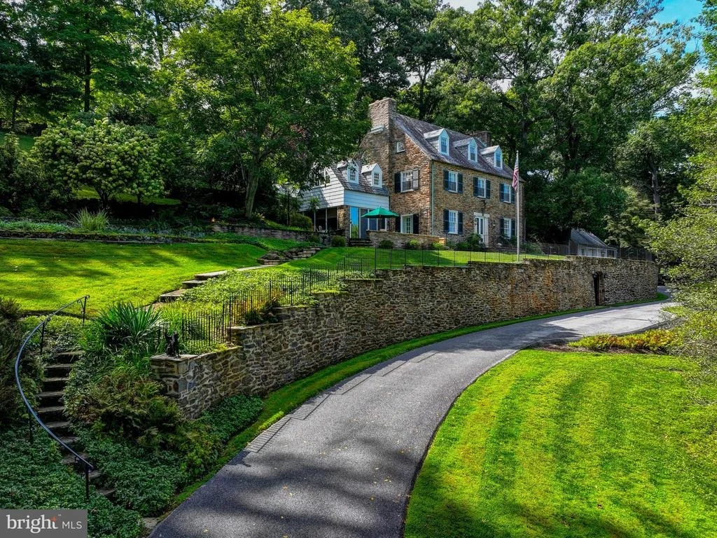 Photo of 1860 CIRCLE ROAD