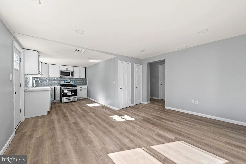 Photo of 408 W 3RD AVENUE
