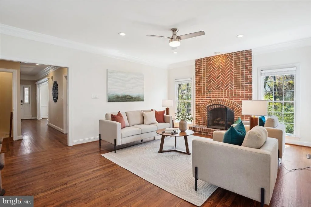 Photo of 302 TSCHIFFELY SQUARE ROAD