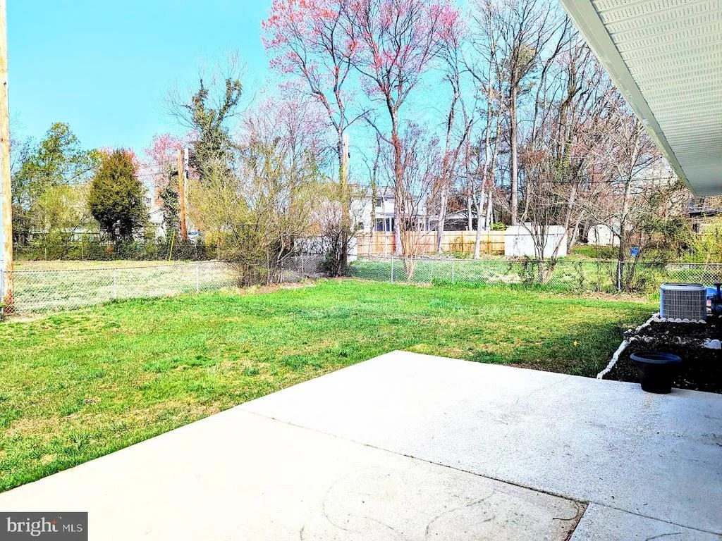Photo of 910 BARRINGTON DRIVE