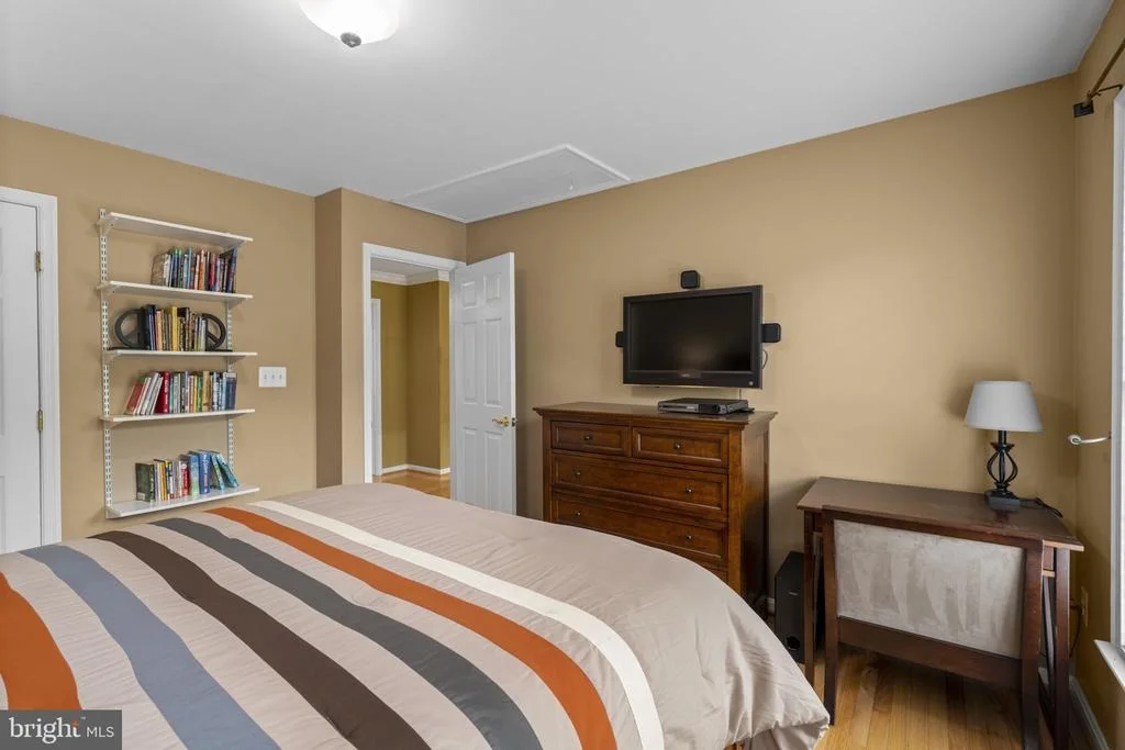 Photo of 439 UNIVERSITY DRIVE
