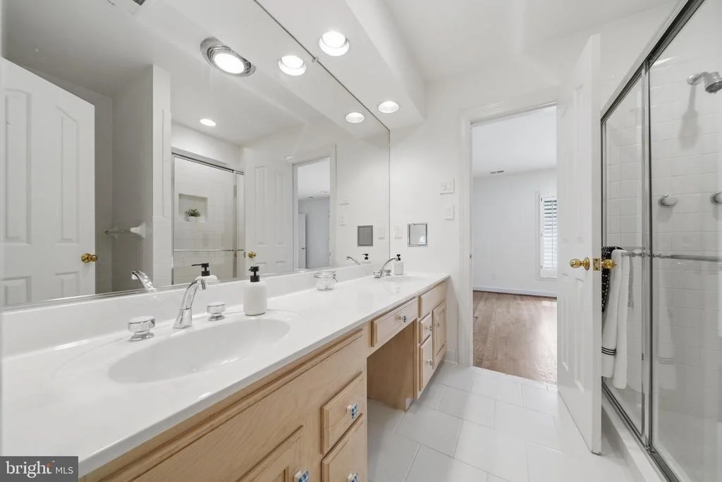 Photo of 9801 BENTCROSS DRIVE