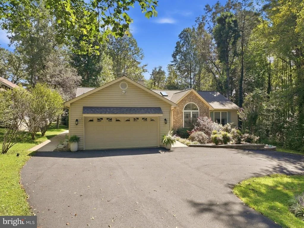 Photo of 323 STRATFORD CIRCLE