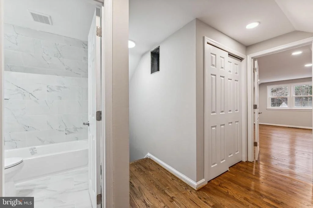 Photo of 3912 KING ARTHUR ROAD