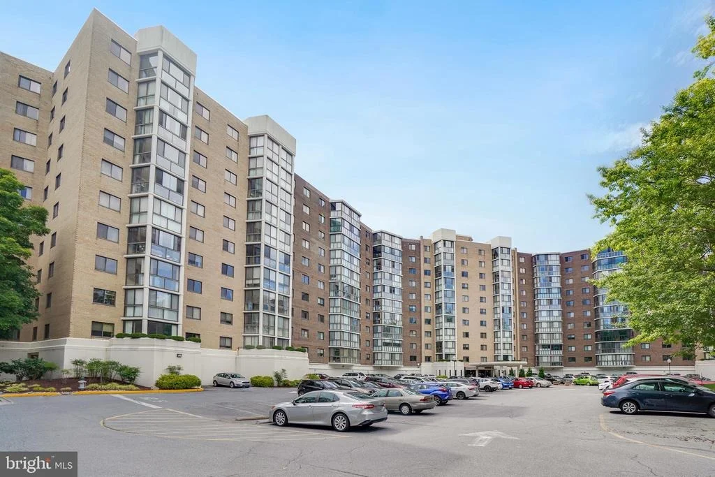 Photo of Unit 3621 at 15115 INTERLACHEN DRIVE