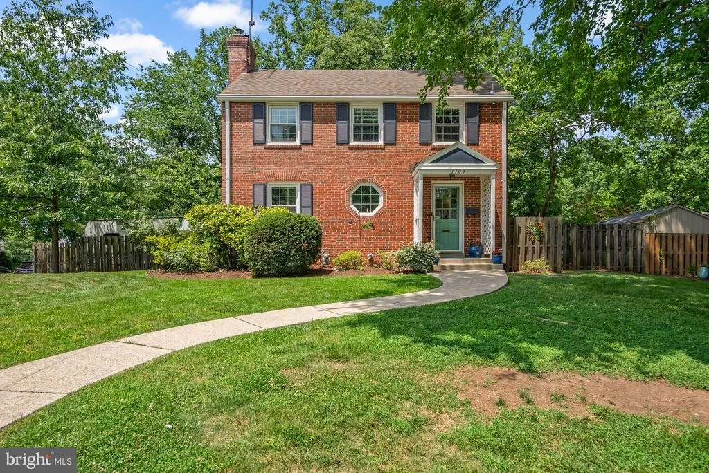 Photo of 1709 WHITE OAK DRIVE