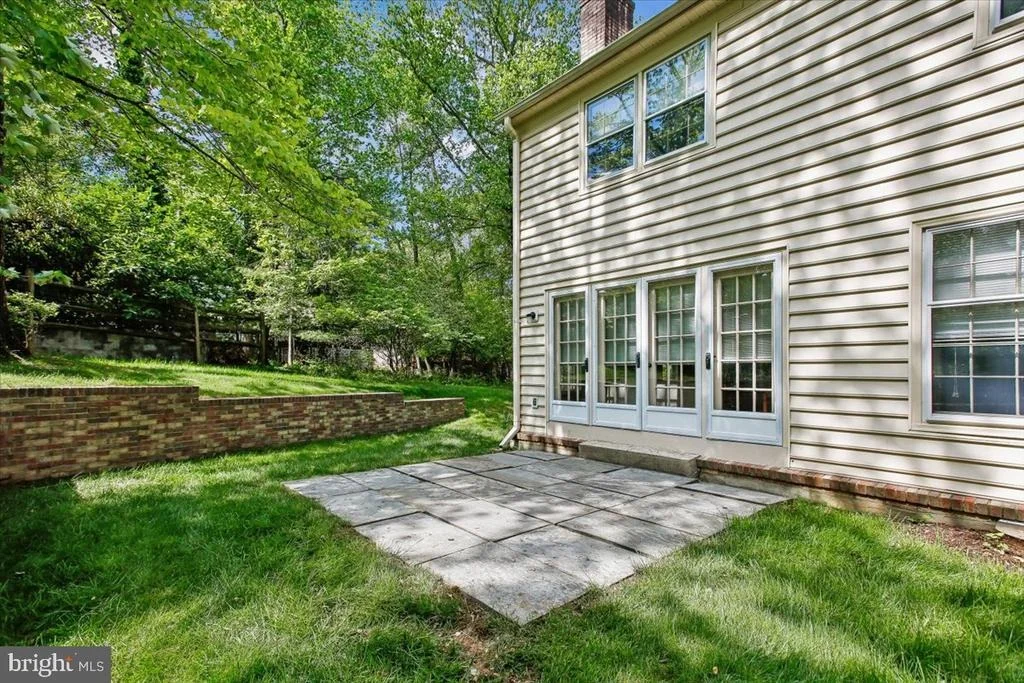 Photo of 9208 FALL RIVER LANE