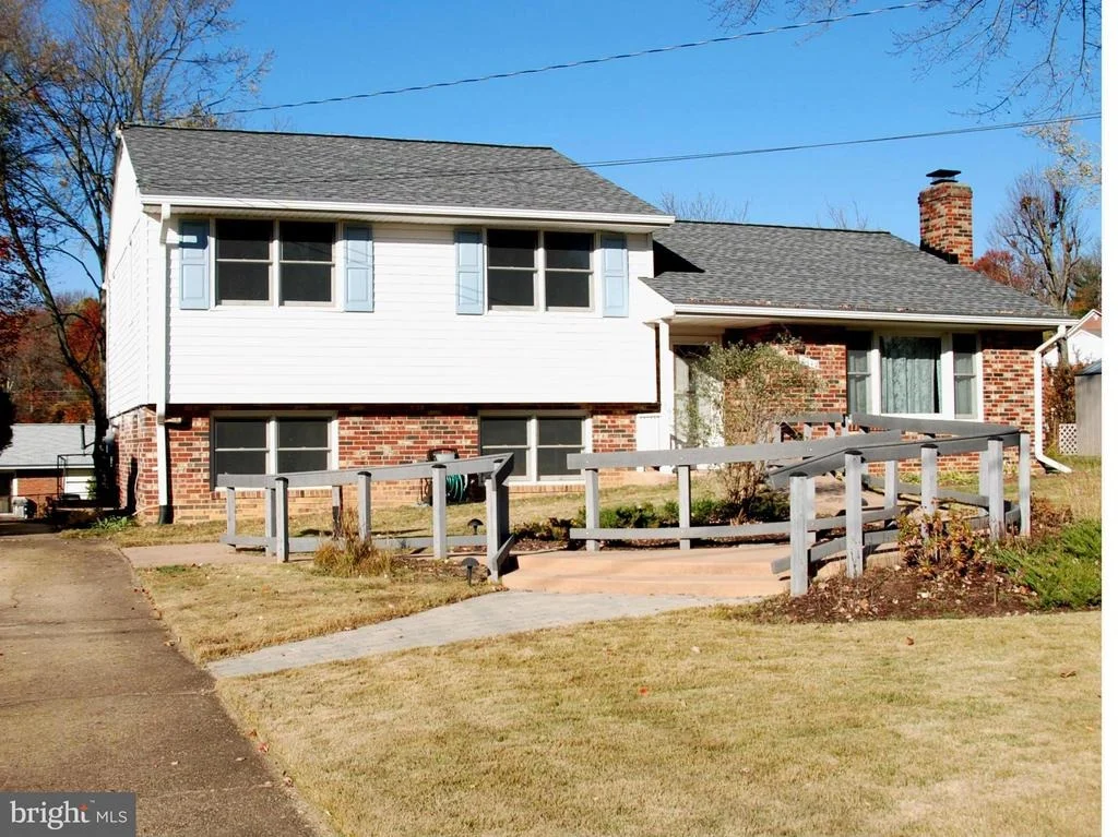 Photo of 8112 BULLOCK LANE