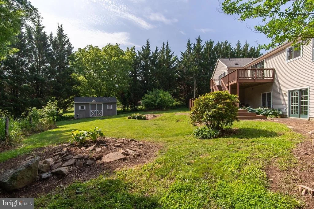 Photo of 8613 HOLLOW ROAD