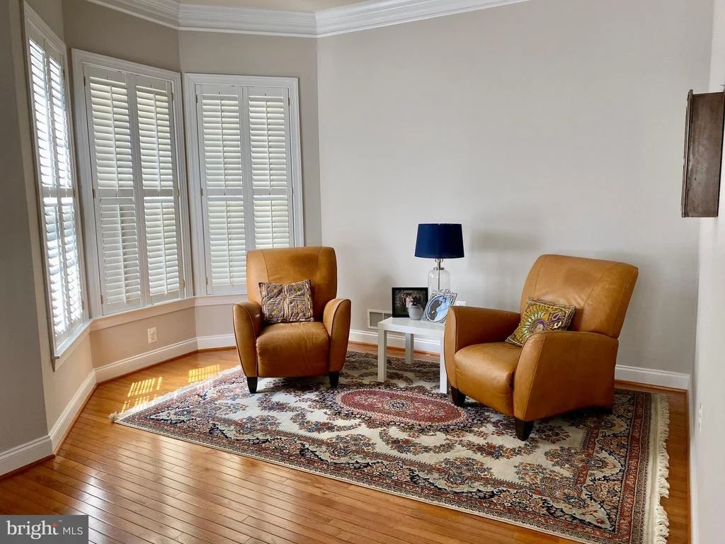 Photo of 807 WOODSIDE PARKWAY